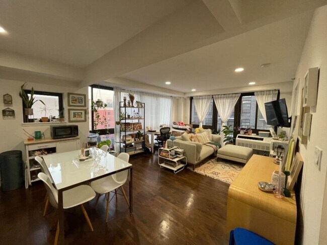 203 E 121st St in New York, NY - Building Photo - Building Photo