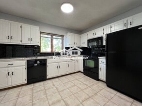 13100 Vernon Ave in Savage, MN - Building Photo - Building Photo