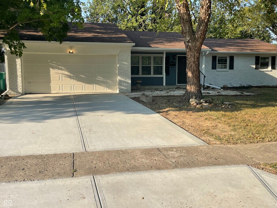 1416 Miami Ct S in Plainfield, IN - Building Photo