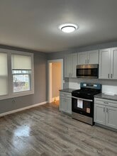 162 Cooper St in Manchester, CT - Building Photo - Building Photo