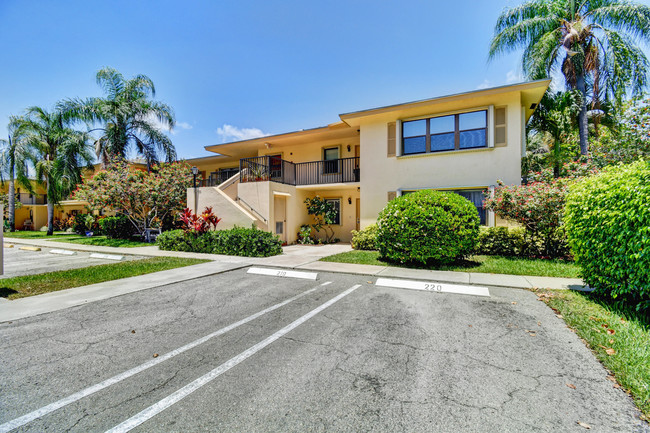 2900 SW 22nd Cir-Unit -221f in Delray Beach, FL - Building Photo - Building Photo