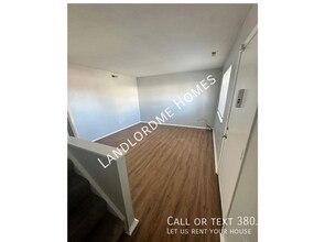 1556 Meredith Dr in Cincinnati, OH - Building Photo - Building Photo