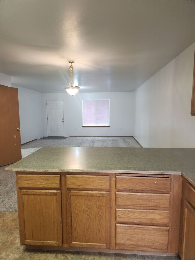 1708 S 11th Ave-Unit -2 in Yakima, WA - Building Photo - Building Photo