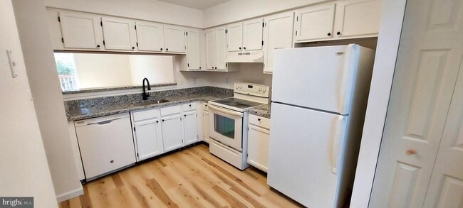 property at 14303 Beaker Ct