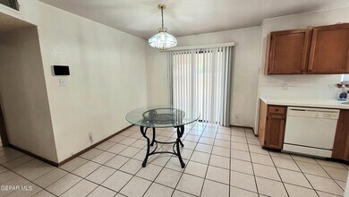7149 Golden Hawk Dr in El Paso, TX - Building Photo - Building Photo