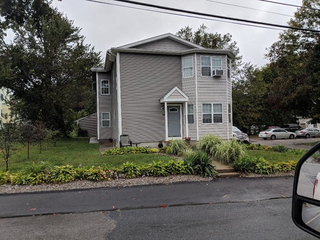 14 Brandon Rd, Unit Top Floor - Front