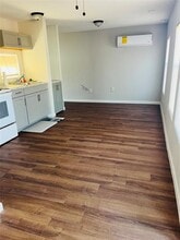 421 14th St in San Leon, TX - Building Photo - Building Photo