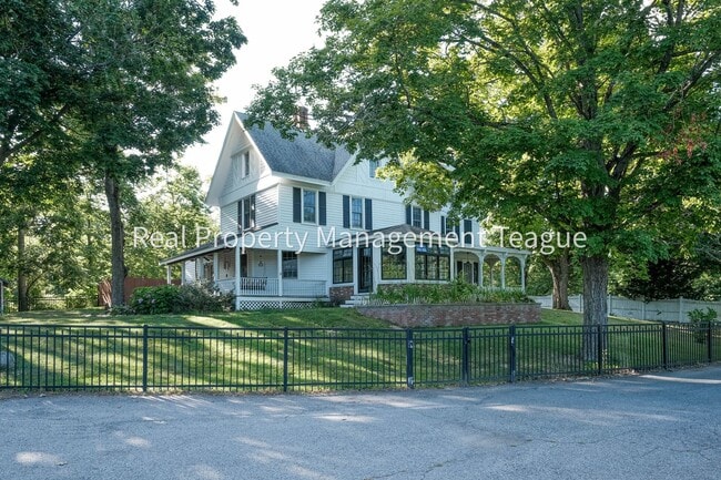 4382 Western Turnpike in Altamont, NY - Building Photo - Building Photo