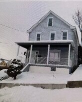 403 25th St in McKeesport, PA - Building Photo
