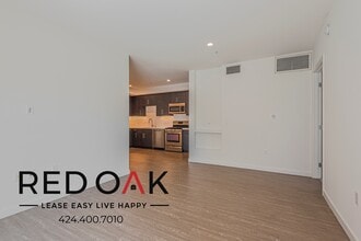 11405 Chandler Blvd in Los Angeles, CA - Building Photo - Building Photo