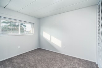 Wyoga Place Apartments in Stow, OH - Foto de edificio - Building Photo