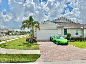 1064 Tranquil Brk Dr in Naples, FL - Building Photo