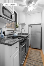 135 W 58th St in New York, NY - Building Photo - Building Photo