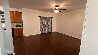 1096 Clover Dr in Minooka, IL - Building Photo - Building Photo