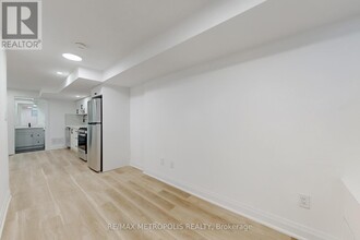 85 Primula Crescent in Toronto, ON - Building Photo - Building Photo