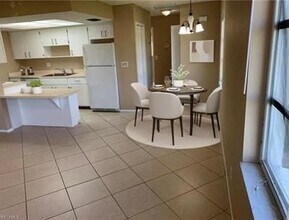 303 SW 3rd Pl in Cape Coral, FL - Building Photo - Building Photo