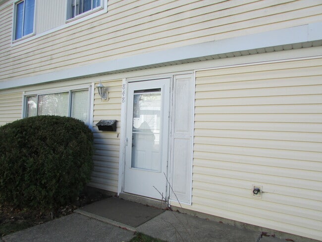 848 Oxford Pl in Wheeling, IL - Foto de edificio - Building Photo