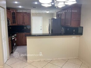 9032 Lake Park Cir S in Davie, FL - Building Photo - Building Photo