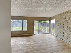 5633 Vista Oak Way in Sacramento, CA - Building Photo - Building Photo
