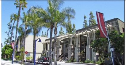 Stonewood Village in Downey, CA - Foto de edificio - Building Photo