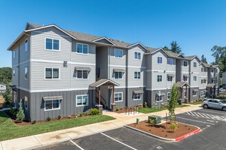 LIBERTY CREST APARTMENTS in Salem, OR - Building Photo - Building Photo