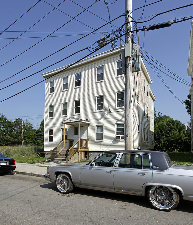 61 Colonial Ave in Boston, MA - Building Photo