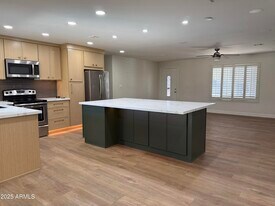 11827 N 35th St in Phoenix, AZ - Building Photo