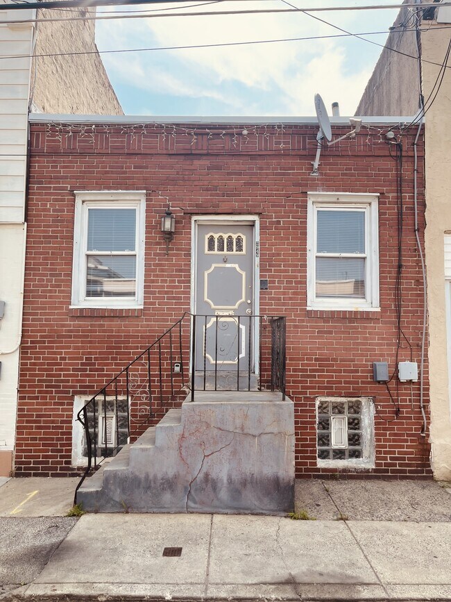 property at 2949 Hartville St