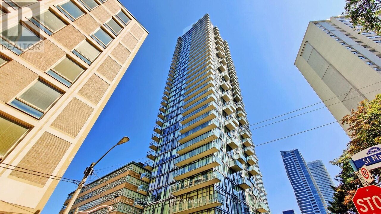 75-2875 St Nicholas St in Toronto, ON - Building Photo