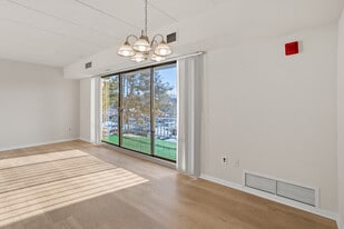 Imperial Manor III Apartments in Philadelphia, PA - Building Photo