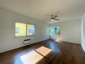 955 Bay Dr in Miami Beach, FL - Building Photo - Building Photo