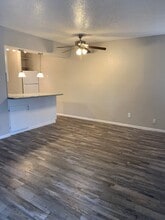 1228 Cavender Dr, Unit 113 in Hurst, TX - Foto de edificio - Building Photo