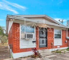 7216 Ken Knight Dr W in Jacksonville, FL - Building Photo