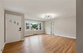 1705 Herby Dr in Jeffersonville, IN - Building Photo - Building Photo