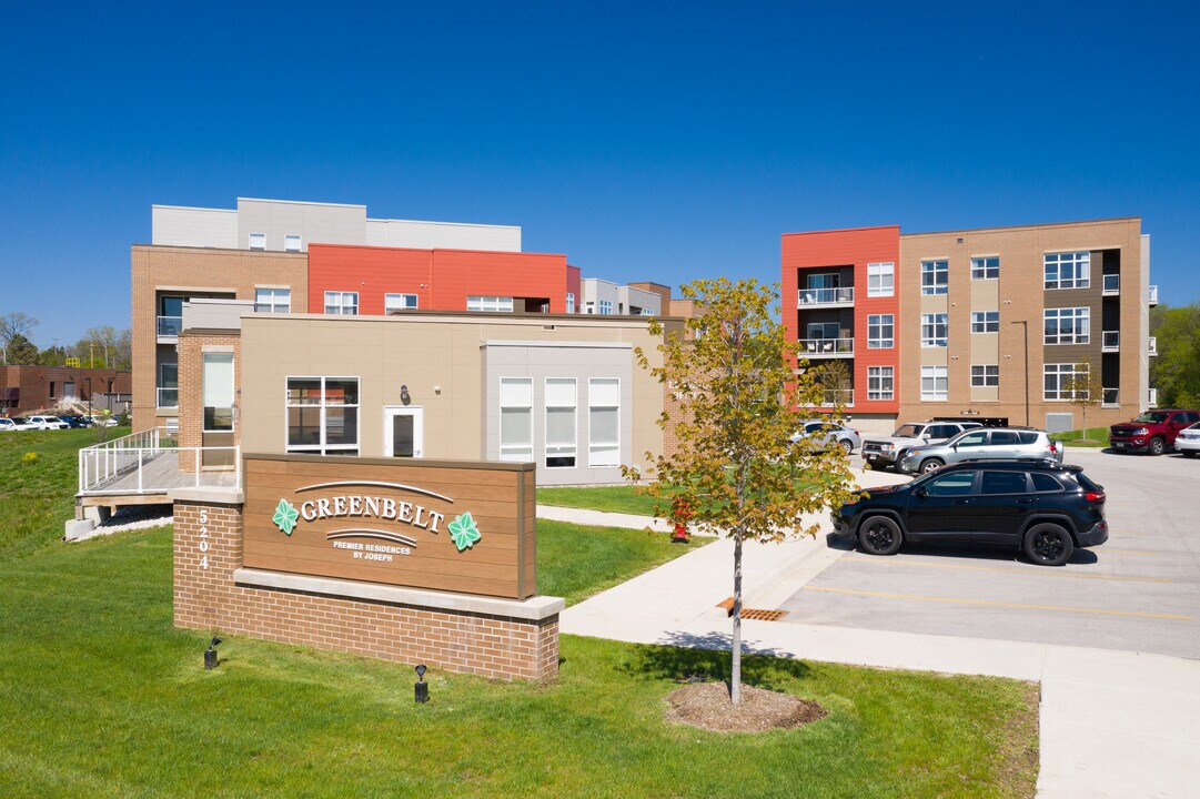 Greenbelt in Greendale, WI - Building Photo