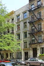 163 W 80th St in New York, NY - Foto de edificio - Building Photo