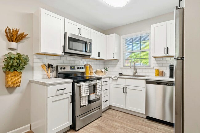 Lofts at Mill Creek Apartments in Winston-Salem, NC - Foto de edificio - Building Photo