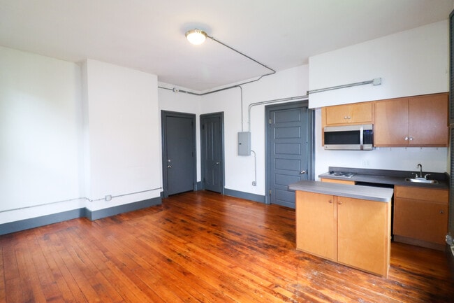 2632 Eden Ave, Unit #3 in Cincinnati, OH - Foto de edificio - Building Photo