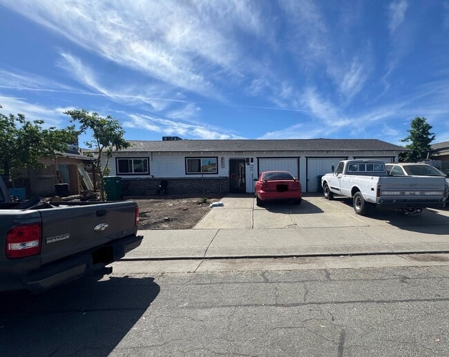 property at 718 Bedlow Dr