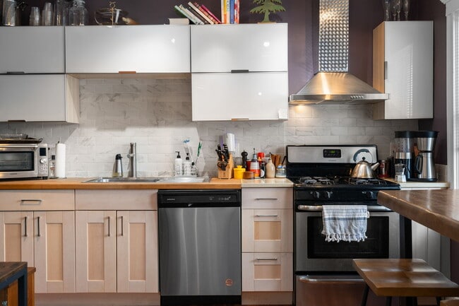 61 Cummins Hwy, Unit 3