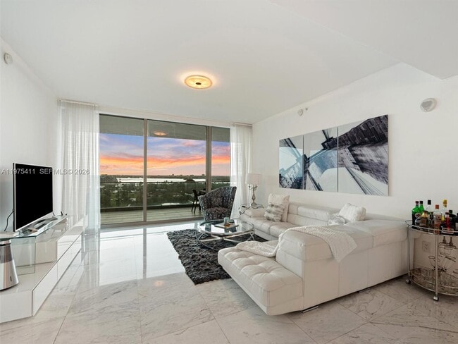 10203 Collins Ave in Bal Harbour, FL - Building Photo - Building Photo