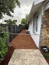 1262 SW 4th St in Miami, FL - Building Photo - Building Photo