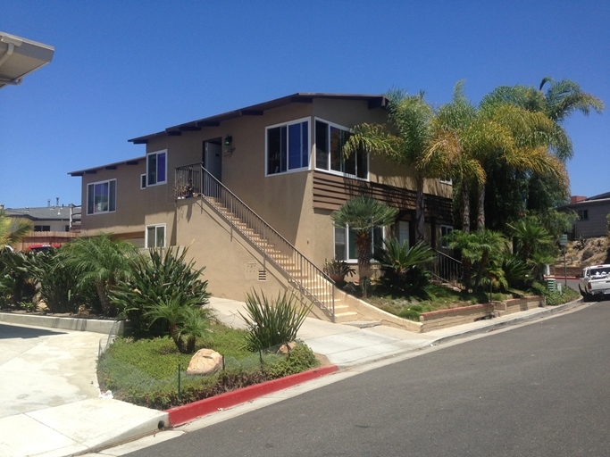 212 Avenida Lobeiro in San Clemente, CA - Building Photo