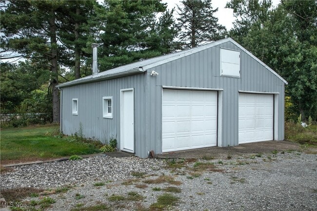 61781 W Tacoma Rd in Barnesville, OH - Building Photo - Building Photo