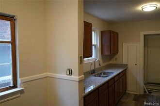 7010 Thatcher St in Detroit, MI - Building Photo - Building Photo