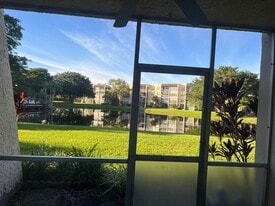 9311 Orange Grove Dr in Davie, FL - Building Photo