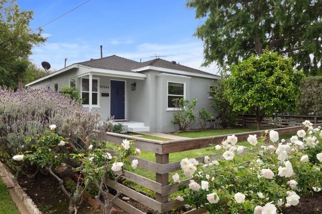 property at 10944 Aletta Ave
