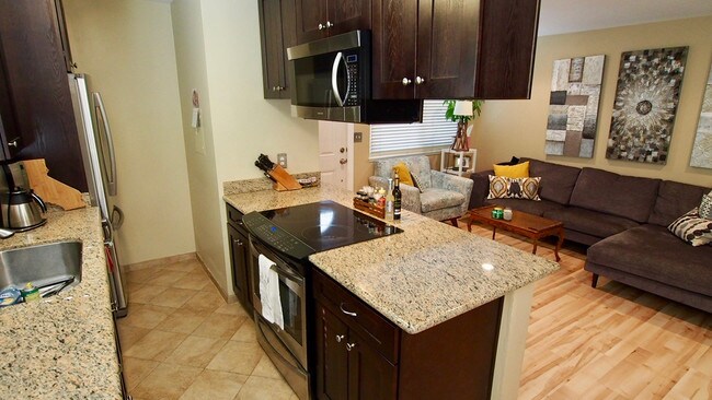 335 N 3rd St, Unit 4 in Campbell, CA - Building Photo - Building Photo