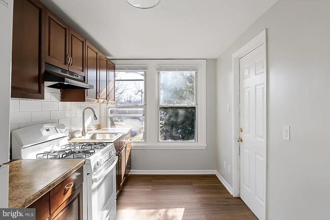 212 Warren St in Beverly, NJ - Building Photo - Building Photo