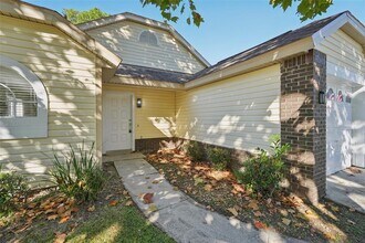 123 Edgewater Cir in Sanford, FL - Building Photo - Building Photo